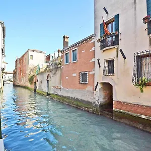 Apartment San Barnaba On The Canal, Venedig
